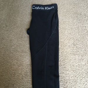 CALVIN KLEIN CROPPED ATHLETIC PANTS
